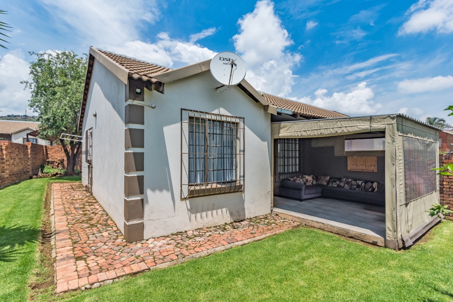 2 Bedroom Property for Sale in Willowbrook Gauteng