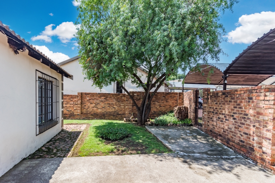 2 Bedroom Property for Sale in Willowbrook Gauteng