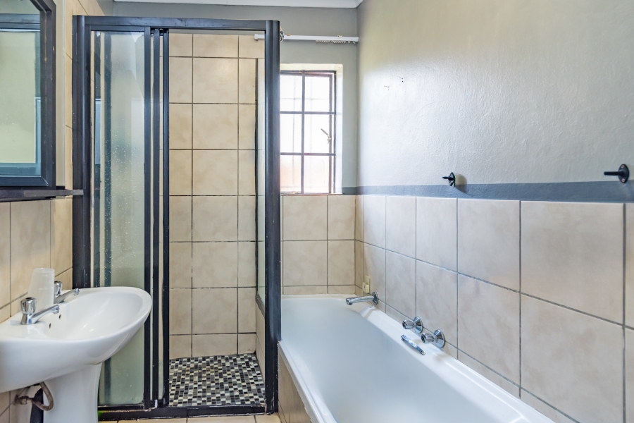 2 Bedroom Property for Sale in Willowbrook Gauteng