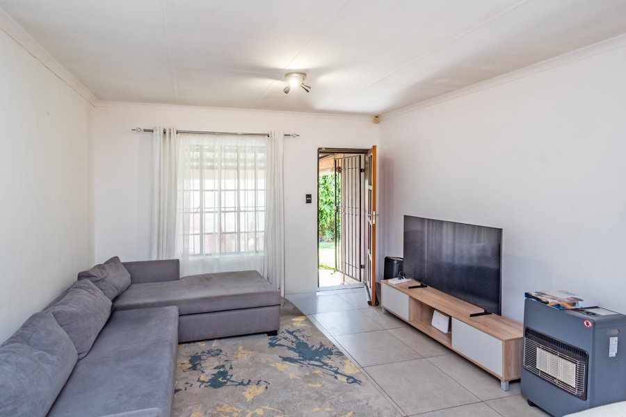 2 Bedroom Property for Sale in Willowbrook Gauteng