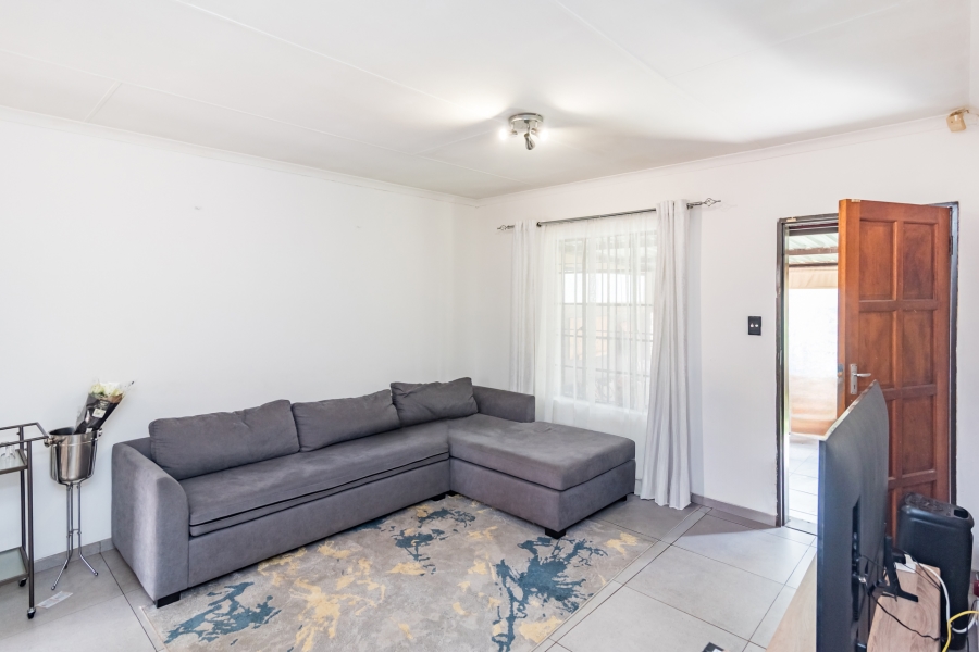 2 Bedroom Property for Sale in Willowbrook Gauteng