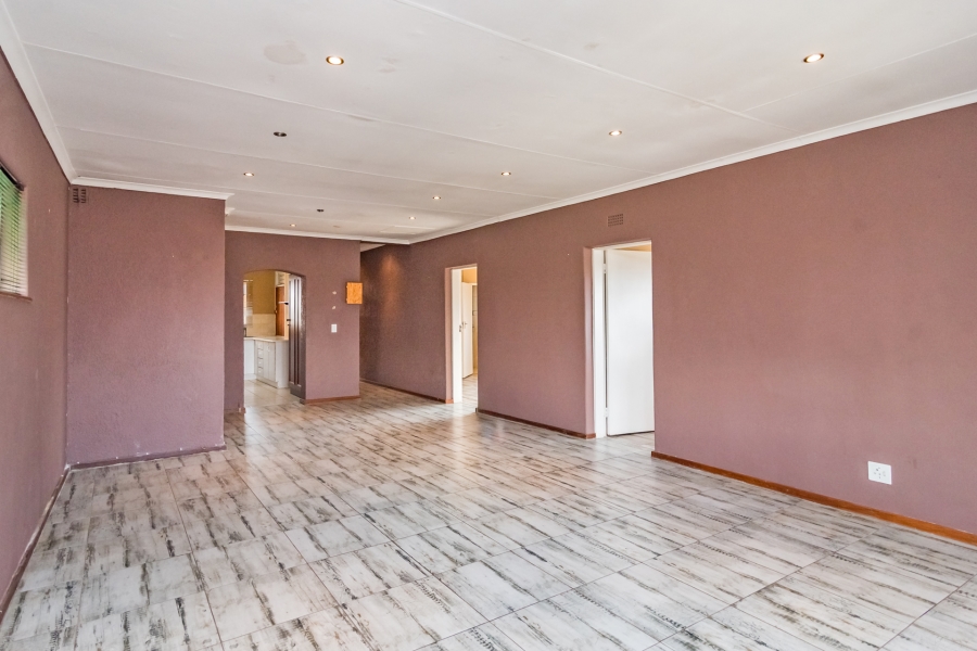 6 Bedroom Property for Sale in Florida Hills Gauteng