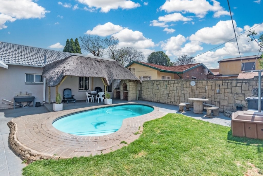 4 Bedroom Property for Sale in Riverlea Gauteng