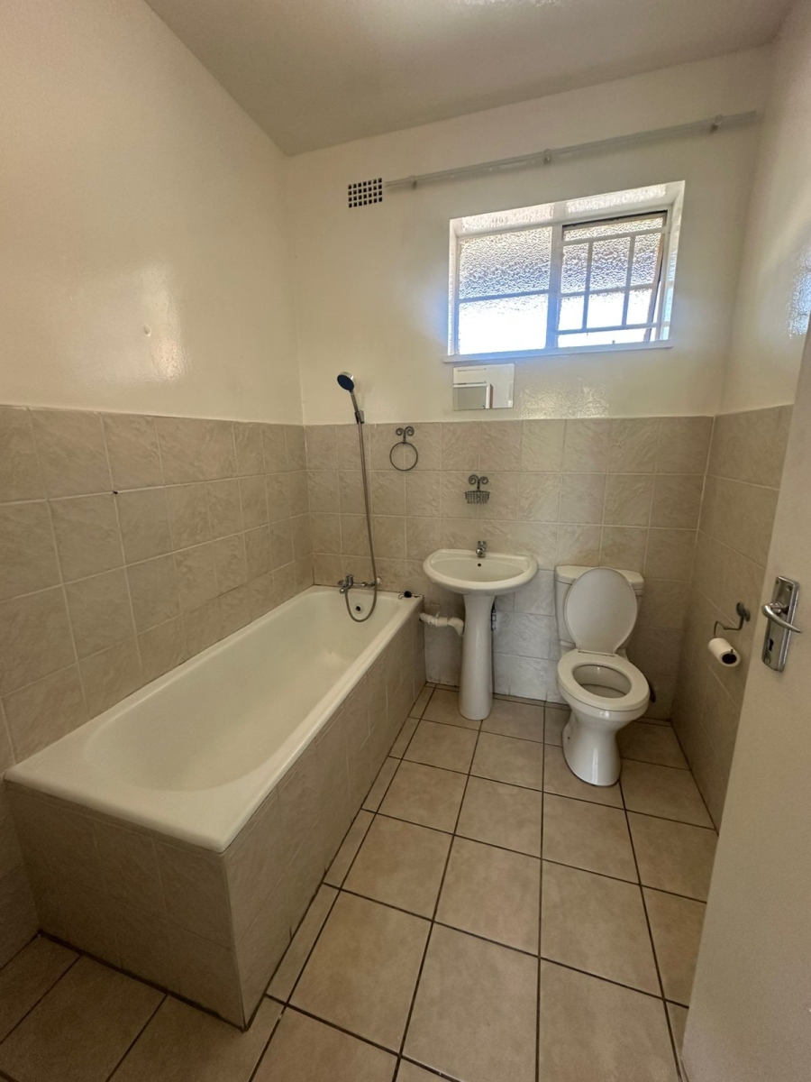 To Let 2 Bedroom Property for Rent in Linmeyer Gauteng