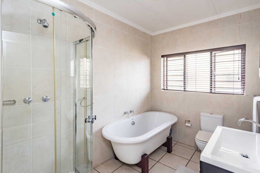 3 Bedroom Property for Sale in Douglasdale Gauteng