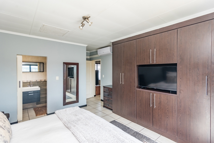 3 Bedroom Property for Sale in Douglasdale Gauteng