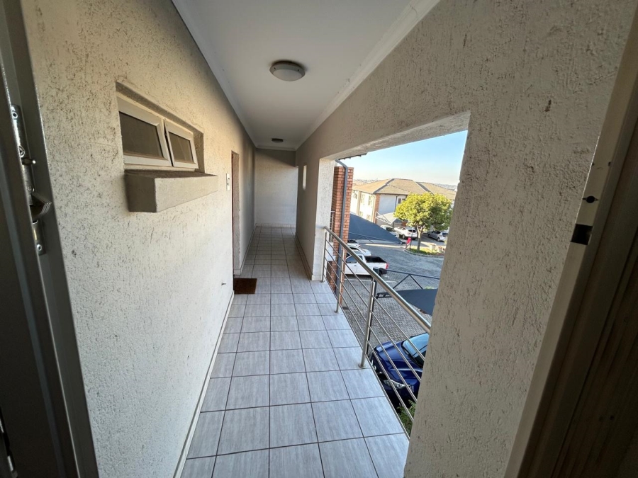 To Let 3 Bedroom Property for Rent in Erand Gardens Gauteng