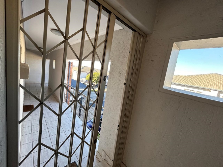 To Let 3 Bedroom Property for Rent in Erand Gardens Gauteng