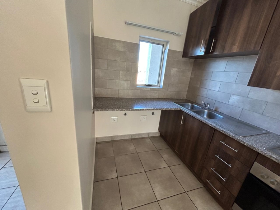 To Let 3 Bedroom Property for Rent in Erand Gardens Gauteng