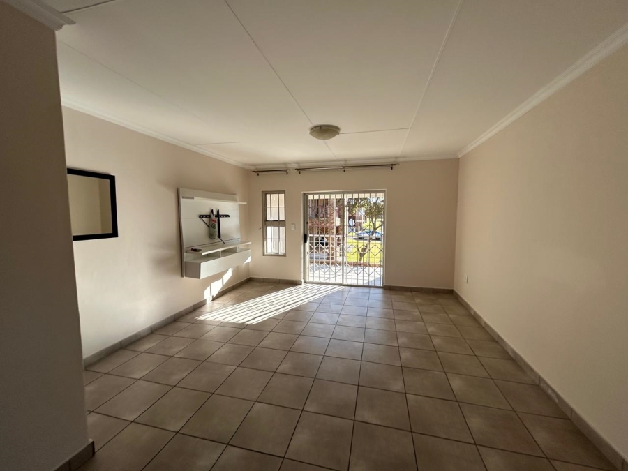 To Let 3 Bedroom Property for Rent in Erand Gardens Gauteng