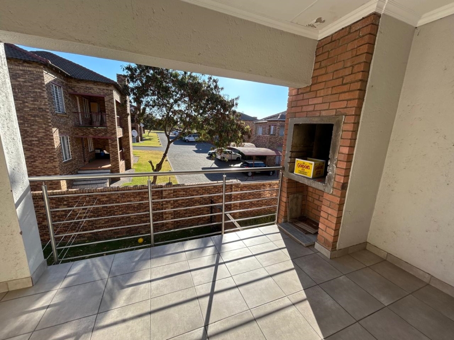 To Let 3 Bedroom Property for Rent in Erand Gardens Gauteng