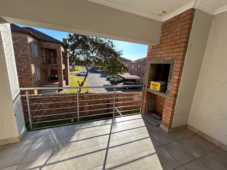 To Let 3 Bedroom Property for Rent in Erand Gardens Gauteng