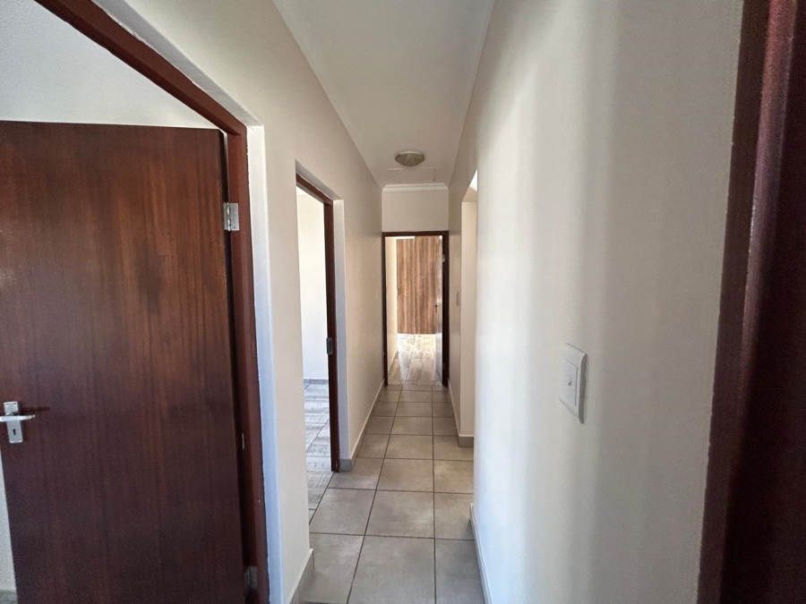 To Let 3 Bedroom Property for Rent in Erand Gardens Gauteng