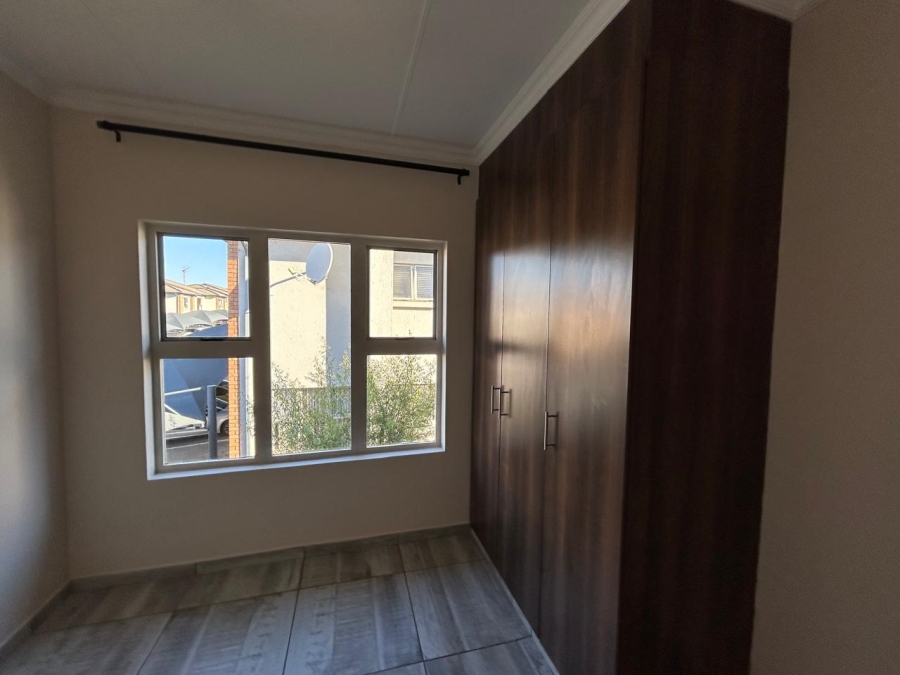 To Let 3 Bedroom Property for Rent in Erand Gardens Gauteng