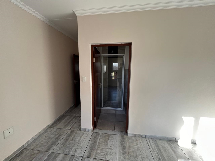 To Let 3 Bedroom Property for Rent in Erand Gardens Gauteng