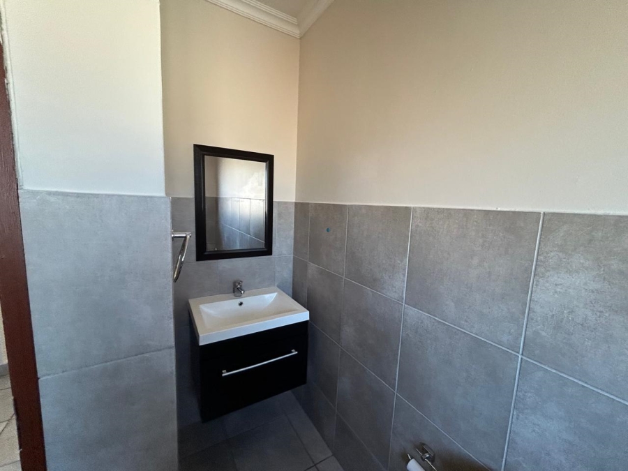 To Let 3 Bedroom Property for Rent in Erand Gardens Gauteng