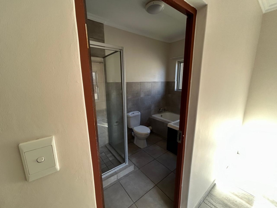 To Let 3 Bedroom Property for Rent in Erand Gardens Gauteng