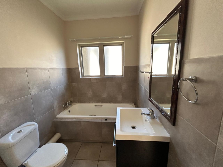 To Let 3 Bedroom Property for Rent in Erand Gardens Gauteng
