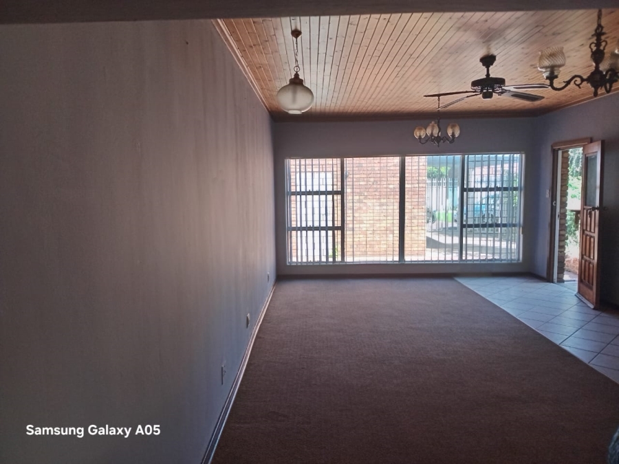 3 Bedroom Property for Sale in Flora Gardens Gauteng