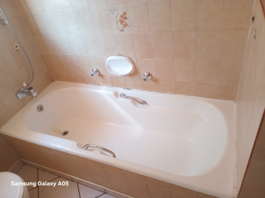 3 Bedroom Property for Sale in Flora Gardens Gauteng