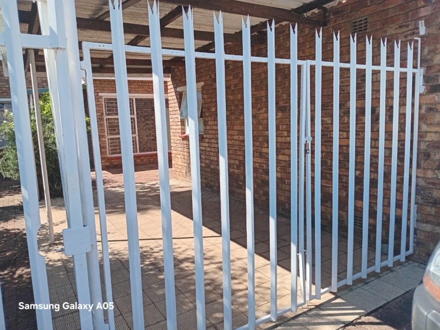 3 Bedroom Property for Sale in Flora Gardens Gauteng