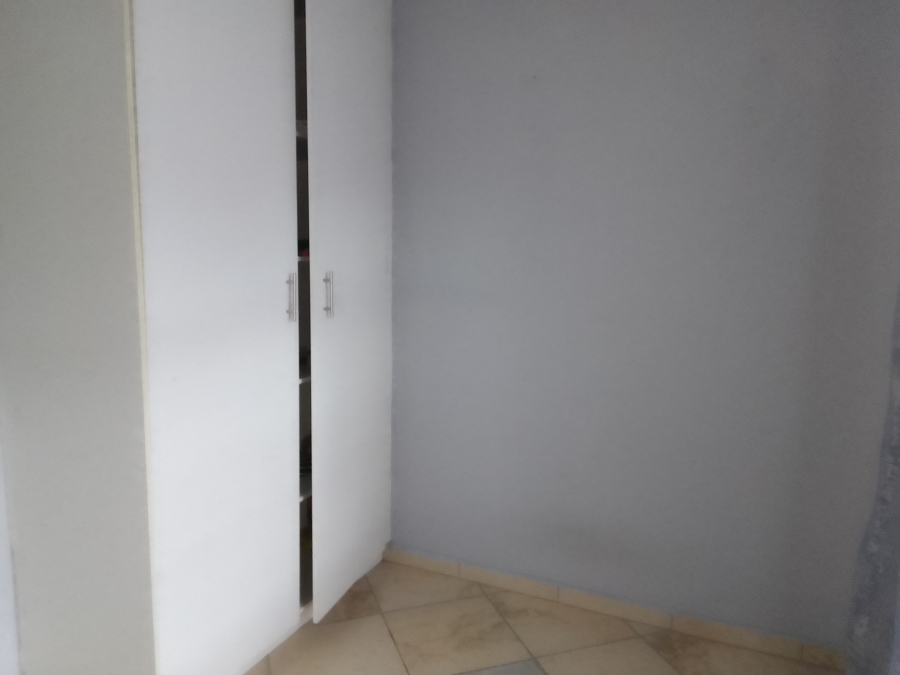 To Let 3 Bedroom Property for Rent in Blue Hills Gauteng