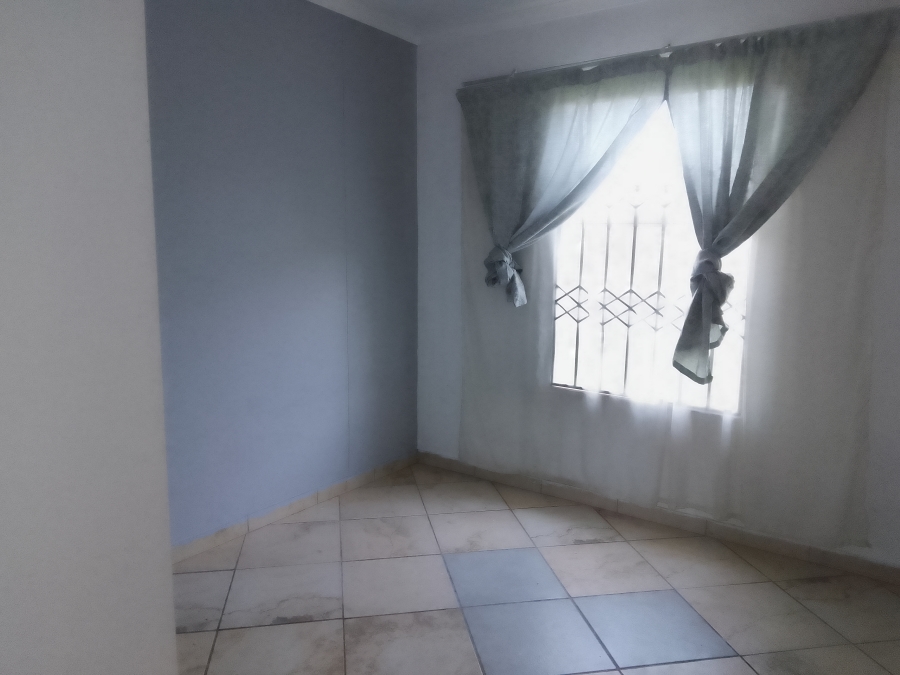 To Let 3 Bedroom Property for Rent in Blue Hills Gauteng