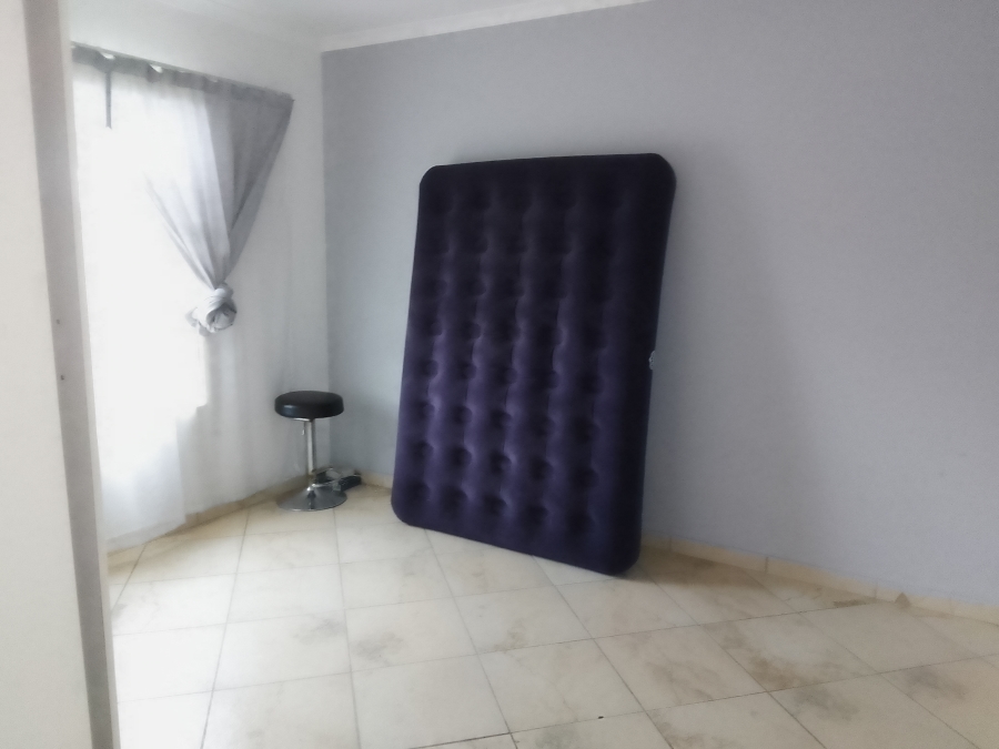 To Let 3 Bedroom Property for Rent in Blue Hills Gauteng