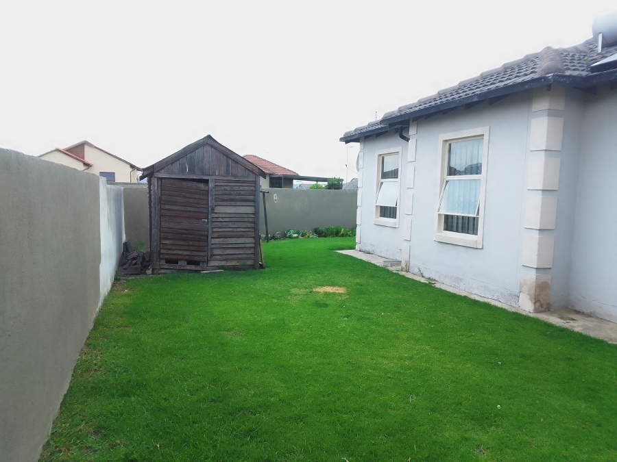 To Let 3 Bedroom Property for Rent in Blue Hills Gauteng