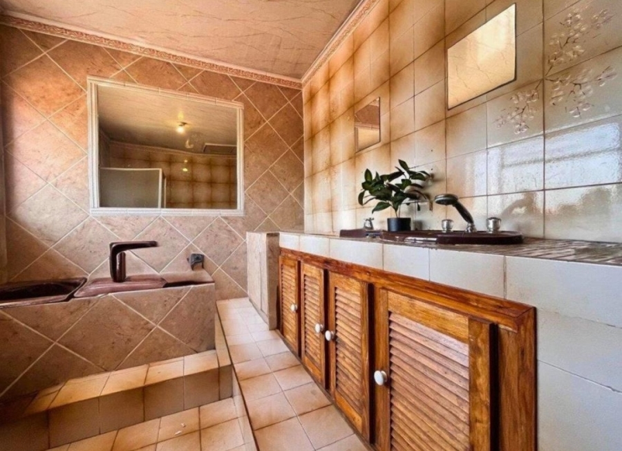 8 Bedroom Property for Sale in Bedworth Park Gauteng