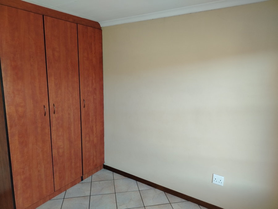 To Let 2 Bedroom Property for Rent in Rand Collieries Gauteng