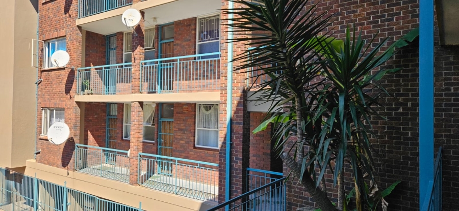 To Let 2 Bedroom Property for Rent in Mondeor Gauteng