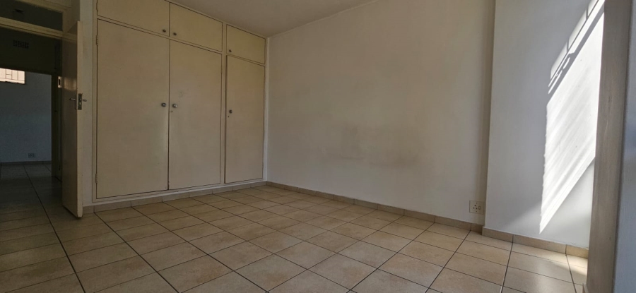 To Let 2 Bedroom Property for Rent in Mondeor Gauteng