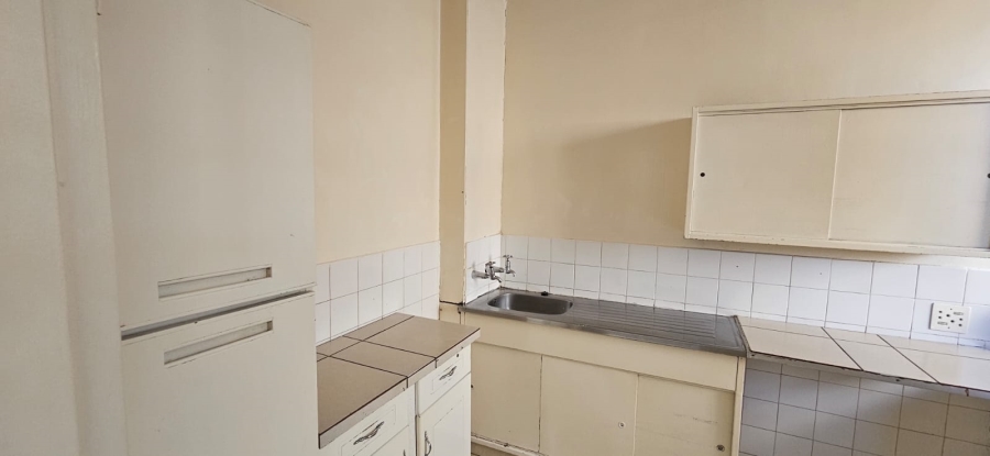 To Let 2 Bedroom Property for Rent in Mondeor Gauteng