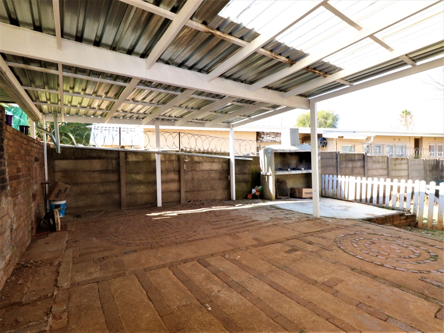 To Let 3 Bedroom Property for Rent in Edleen Gauteng