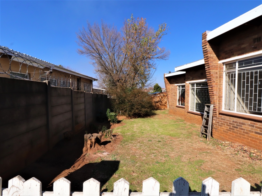 To Let 3 Bedroom Property for Rent in Edleen Gauteng