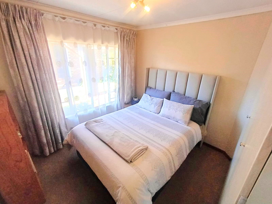 3 Bedroom Property for Sale in Die Hoewes Gauteng