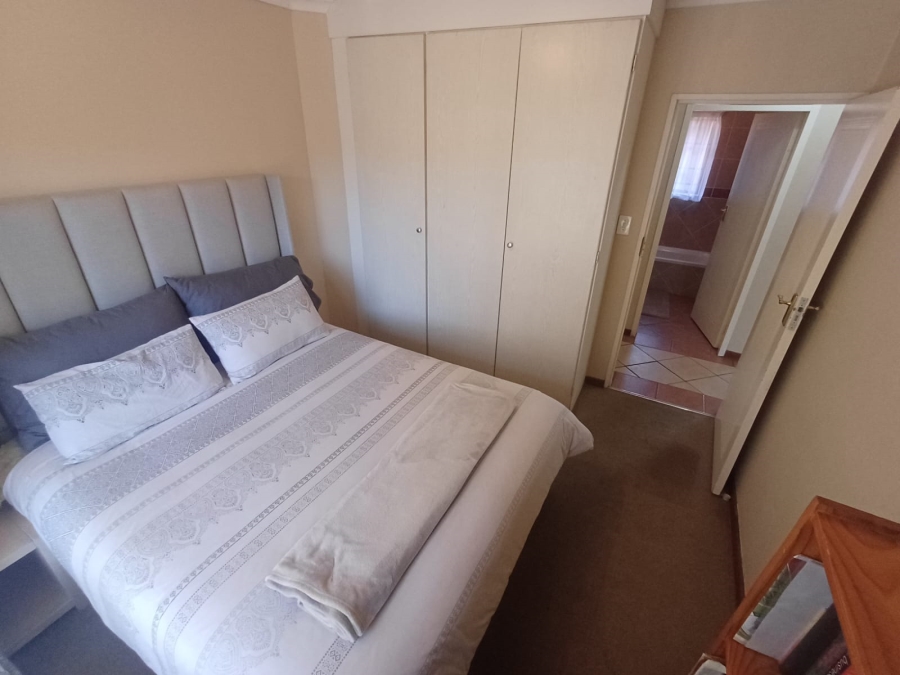 3 Bedroom Property for Sale in Die Hoewes Gauteng