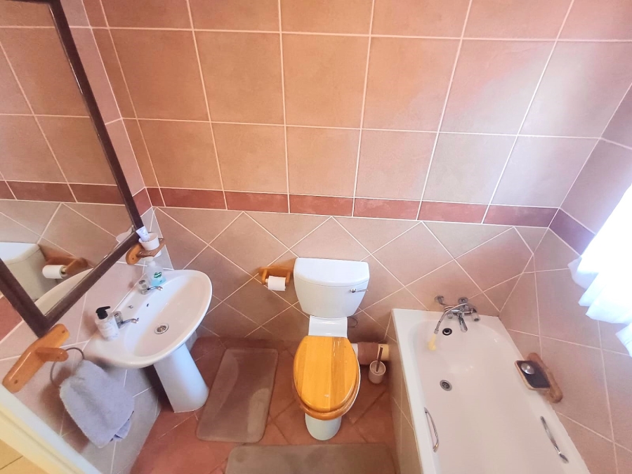 3 Bedroom Property for Sale in Die Hoewes Gauteng