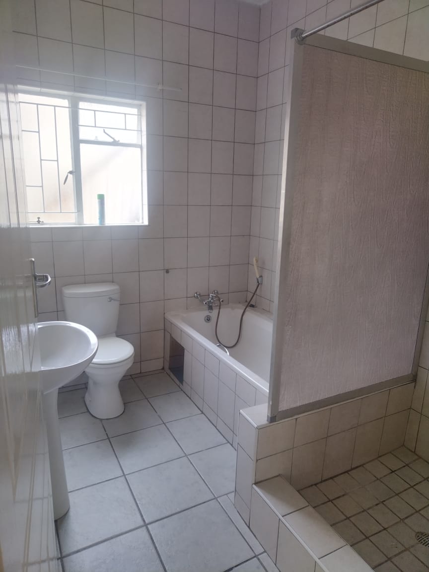 2 Bedroom Property for Sale in Comet Gauteng