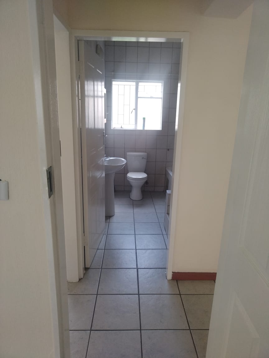 2 Bedroom Property for Sale in Comet Gauteng