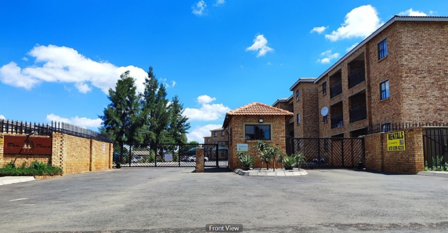 2 Bedroom Property for Sale in Albertsdal Gauteng