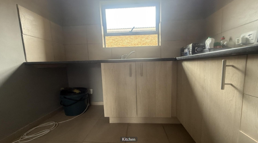 2 Bedroom Property for Sale in Albertsdal Gauteng