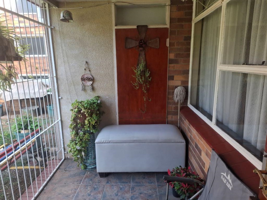 2 Bedroom Property for Sale in Greenhills Gauteng