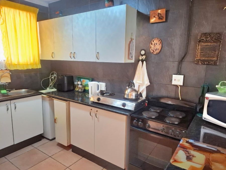 2 Bedroom Property for Sale in Greenhills Gauteng