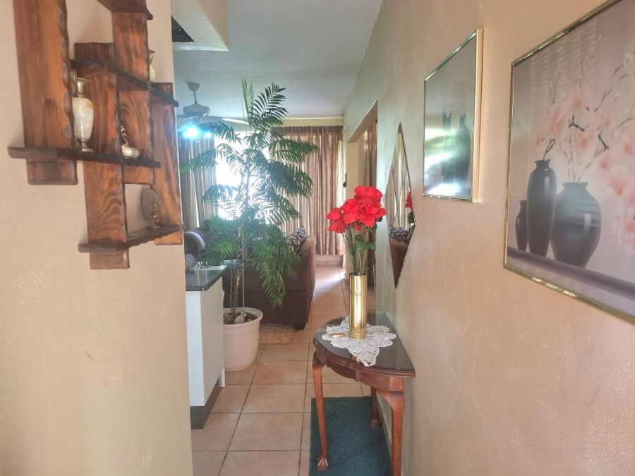 2 Bedroom Property for Sale in Greenhills Gauteng