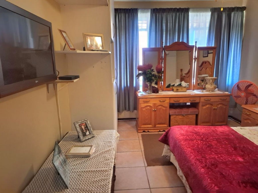 2 Bedroom Property for Sale in Greenhills Gauteng
