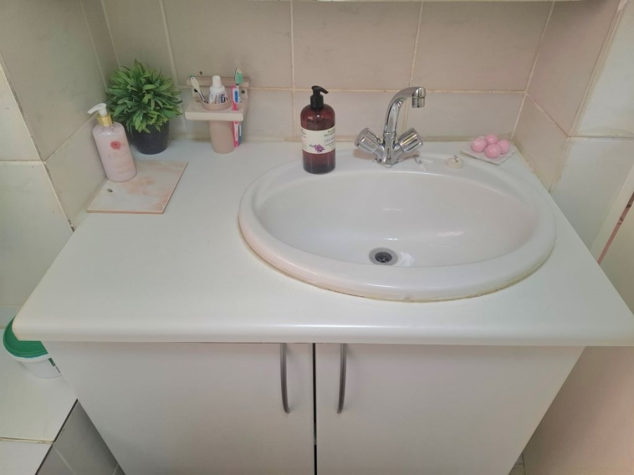 2 Bedroom Property for Sale in Greenhills Gauteng