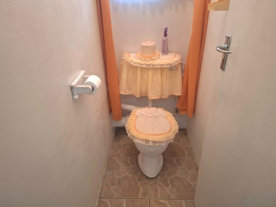 2 Bedroom Property for Sale in Greenhills Gauteng