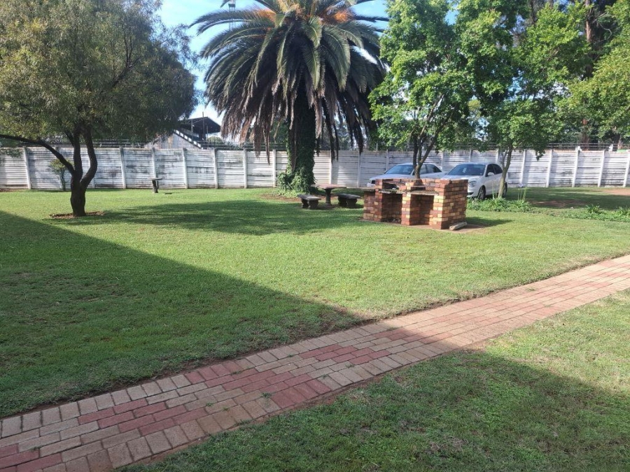 2 Bedroom Property for Sale in Greenhills Gauteng
